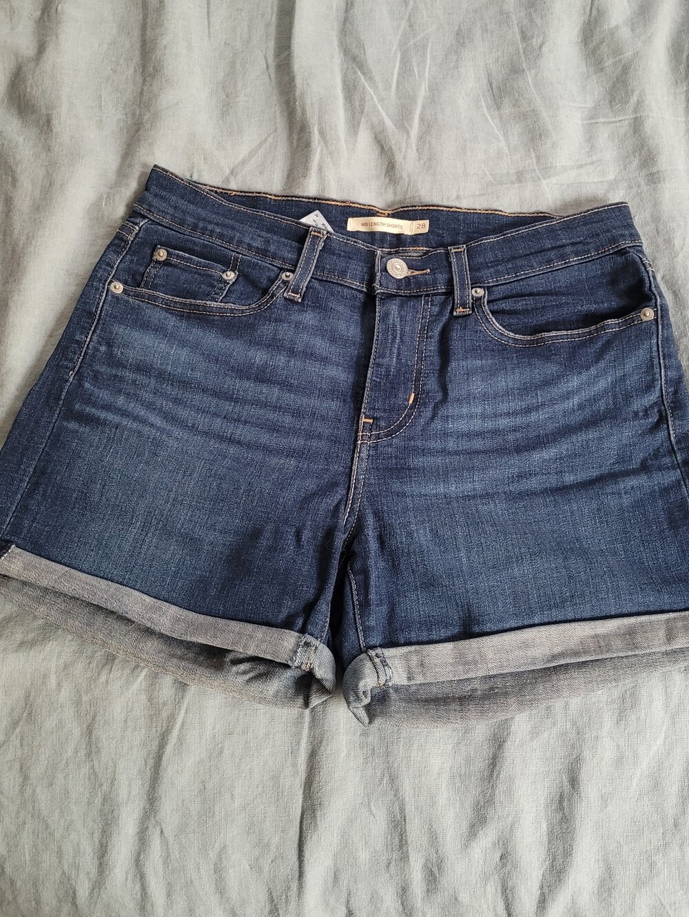 EUC Levi's Mid Length Shorts